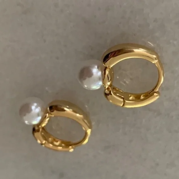 Gold Chunky Pearl Huggie Hoop Earrings Brand New - Picture 5 of 5